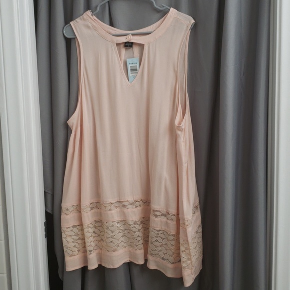 torrid Tops - ➕ Sleeveless lace top - torrid